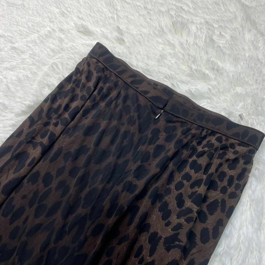 LEONARD(レオナール)のLEONARD ロングスカート 総柄 レオパード シルク ブラウン 46サイズ レディースのスカート(ロングスカート)の商品写真