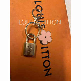 ルイヴィトン(LOUIS VUITTON)のルイヴィトン　カデナ　パドロック　キーホルダー　南京錠　キーホルダー部分新品(キーホルダー)