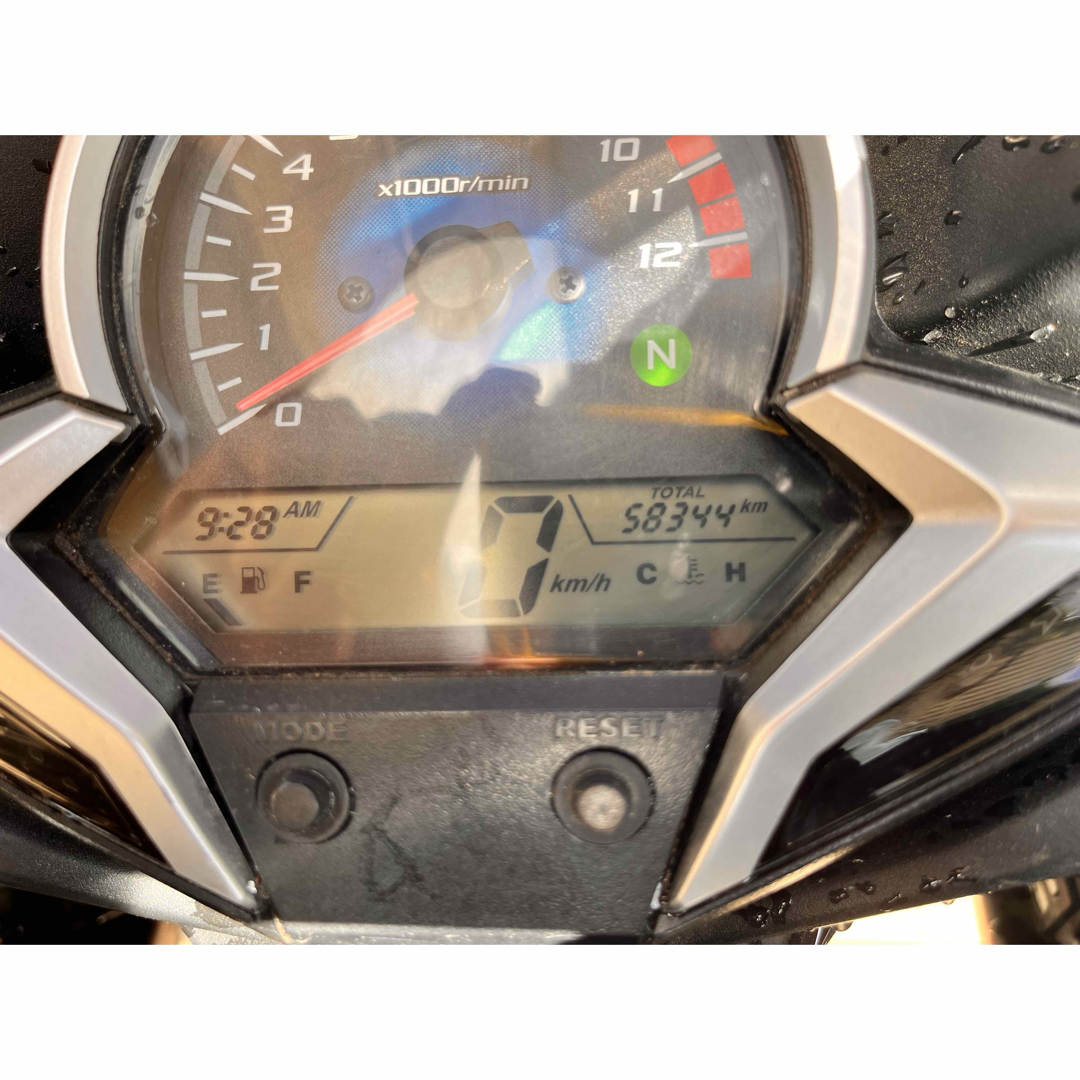 ホンダ(ホンダ)のCBR250R MC41 自賠責残1年　タイヤ交換済 自動車/バイクのバイク(車体)の商品写真