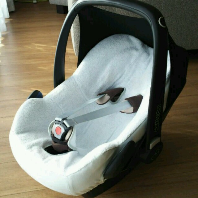 美品★マキシコシ MAXI-COSI サマーカバー ペブル専用 キッズ/ベビー/マタニティの外出/移動用品(自動車用チャイルドシート本体)の商品写真