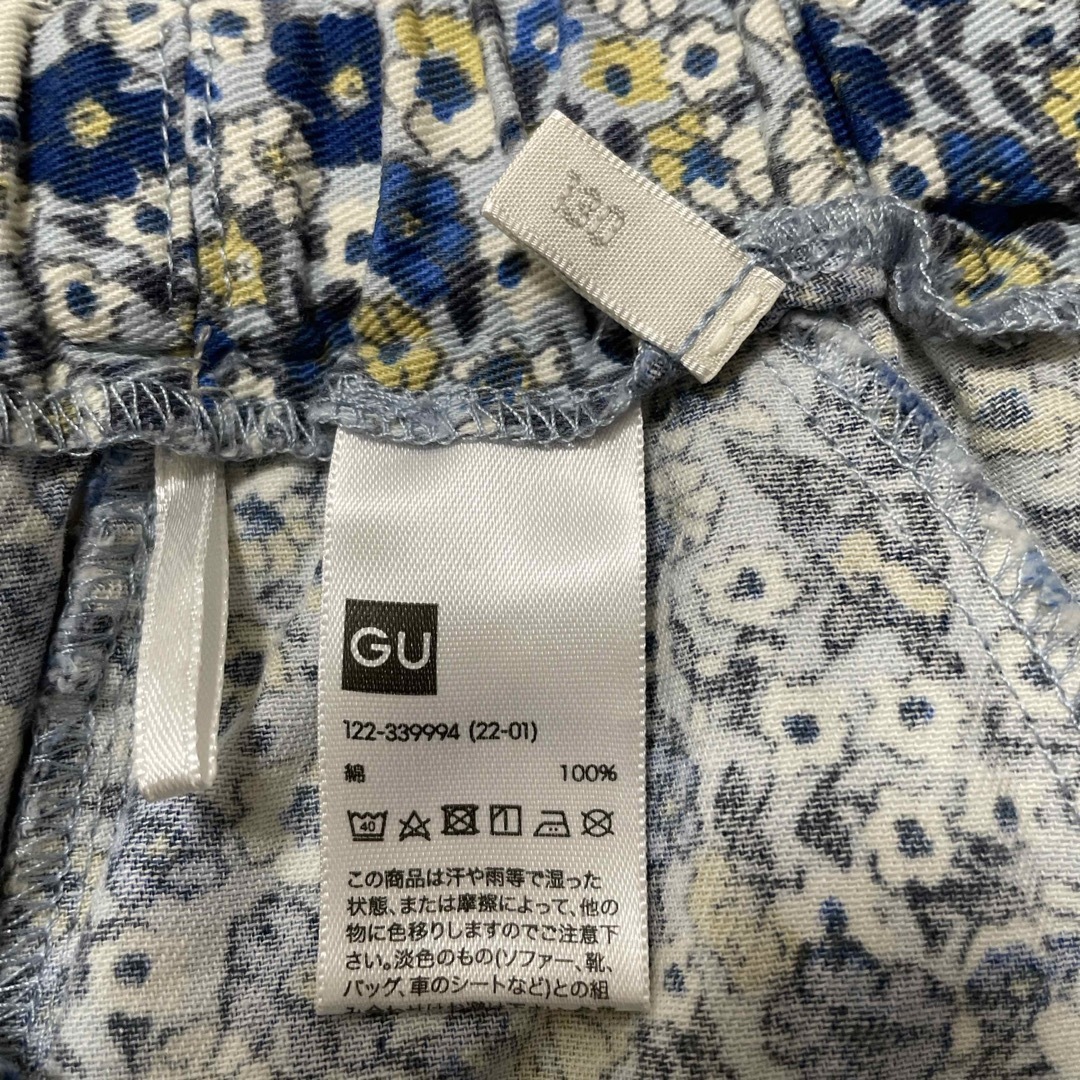 GU(ジーユー)のいちご様専用★新品未着用★GU★キュロットパンツ 130、ブルー系花柄 キッズ/ベビー/マタニティのキッズ服女の子用(90cm~)(パンツ/スパッツ)の商品写真