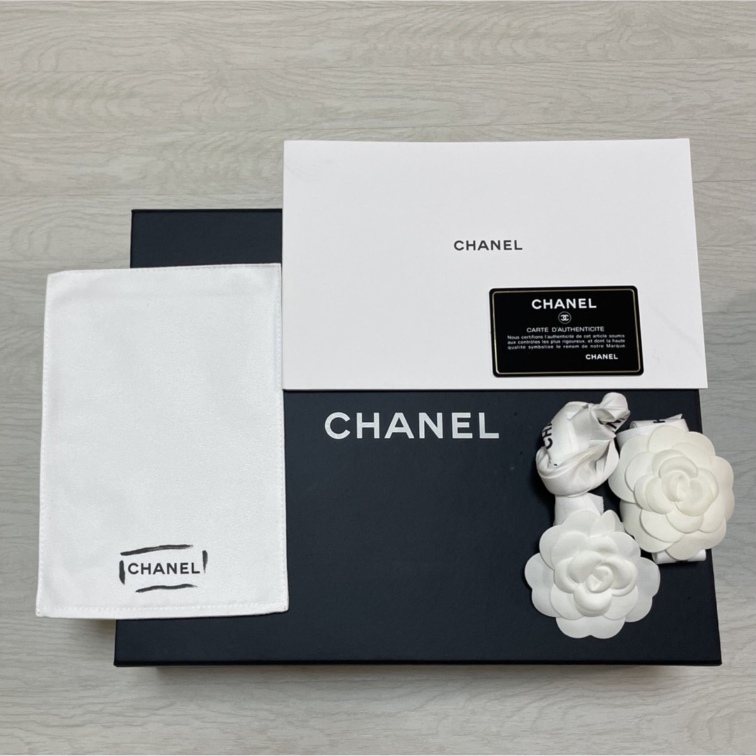 CHANEL(シャネル)のボーイシャネルラムスキンチェーンショルダーバッグboychanelラージ レディースのバッグ(ショルダーバッグ)の商品写真