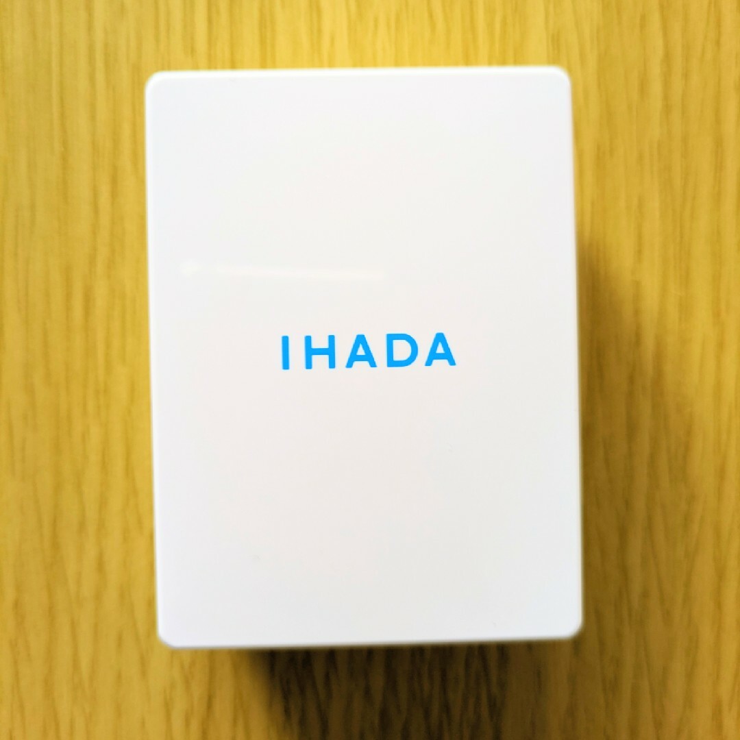 IHADA(イハダ)のイハダ　薬用フェイスプロテクトパウダー コスメ/美容のベースメイク/化粧品(フェイスパウダー)の商品写真