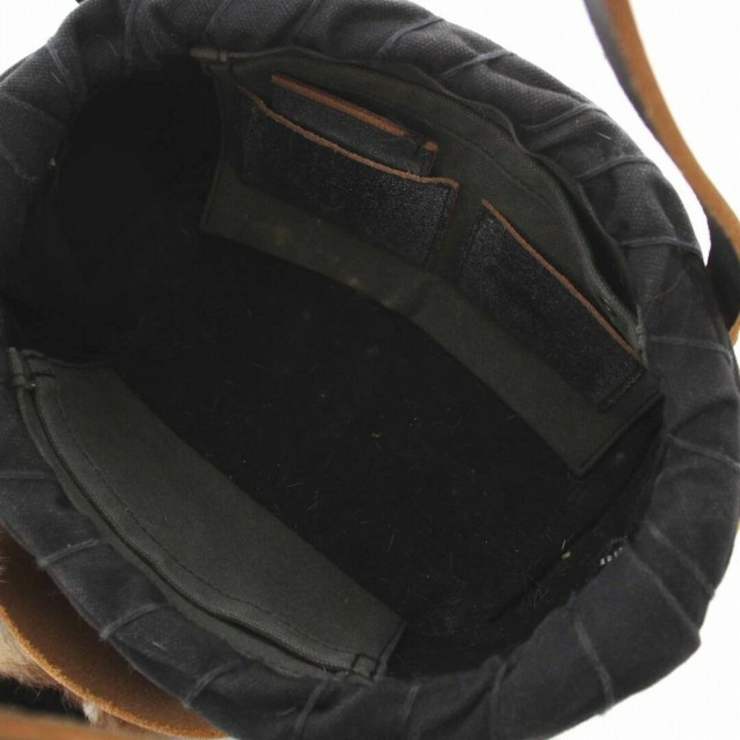 エバゴス YUKI HA FUYU NI FURU ファー付きかごバッグ 茶 レディースのバッグ(かごバッグ/ストローバッグ)の商品写真