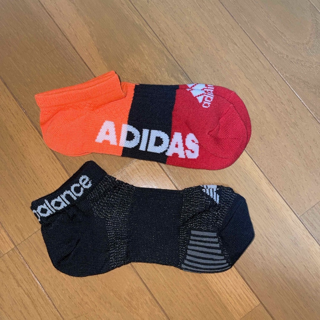 adidas(アディダス)の新品お値下げ★adidas 靴下　21-23cm 2足 キッズ/ベビー/マタニティのこども用ファッション小物(靴下/タイツ)の商品写真