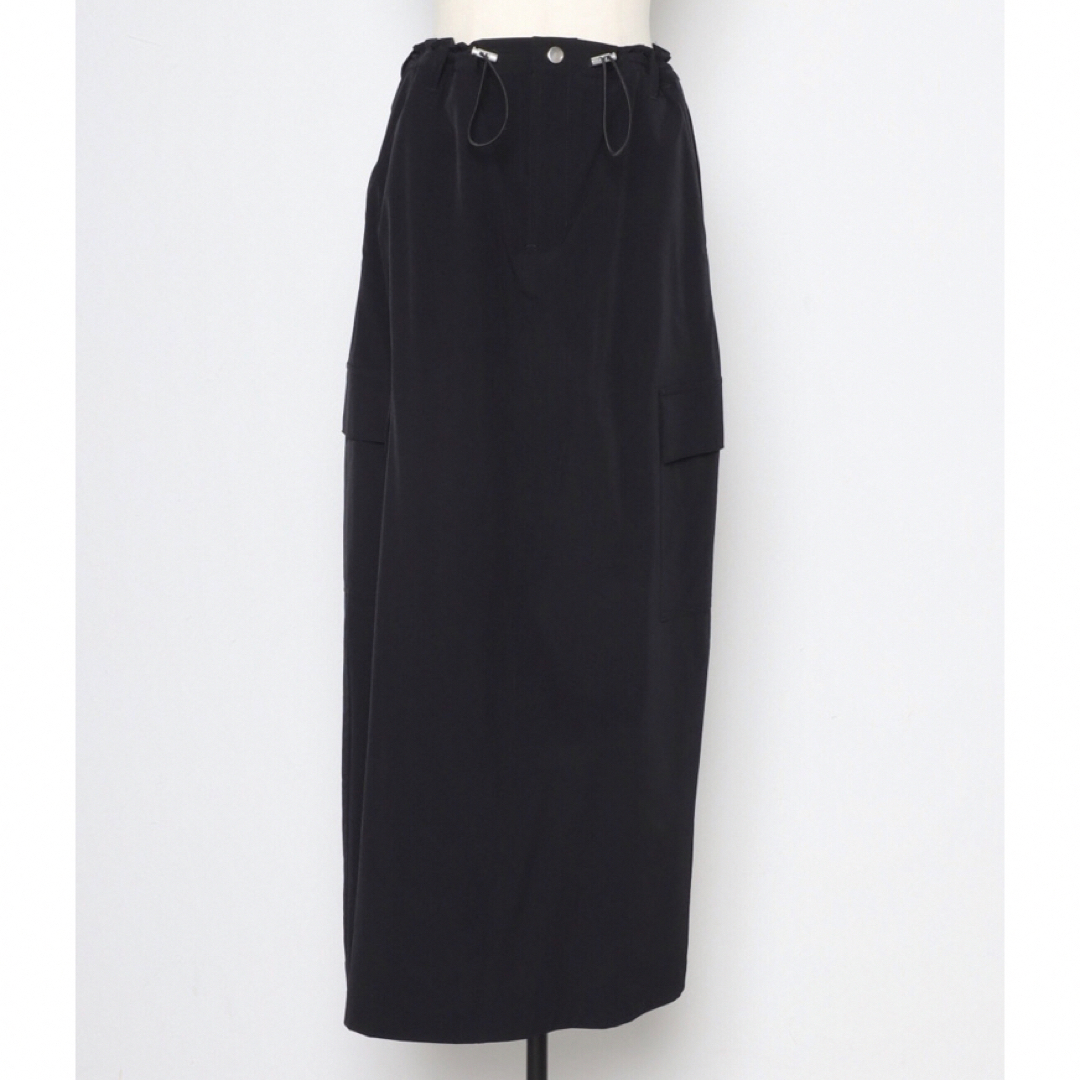 BONJOUR SAGAN(ボンジュールサガン)のボンジュールサガン　ドロストコードミリタリーカーゴスカート　ブラック レディースのスカート(ロングスカート)の商品写真