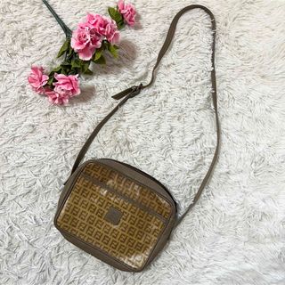 フェンディ(FENDI)の【希少】フェンディ　ショルダーバッグ  ズッカ柄　エナメル(ショルダーバッグ)