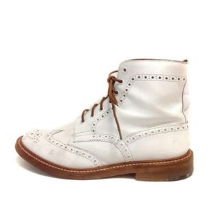 トリッカーズ(Trickers)のTricker's(トリッカーズ) ショートブーツ 10.5 メンズ - 白 ウィングチップ レザー(ブーツ)