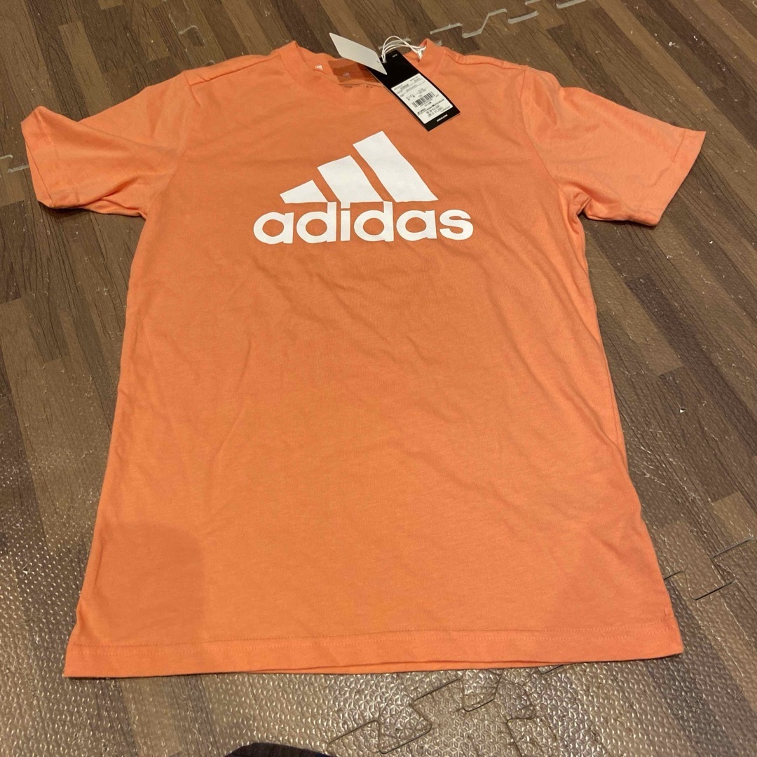 adidas(アディダス)の新品アディダスadidas 150センチ　Tシャツ キッズ/ベビー/マタニティのキッズ服男の子用(90cm~)(Tシャツ/カットソー)の商品写真