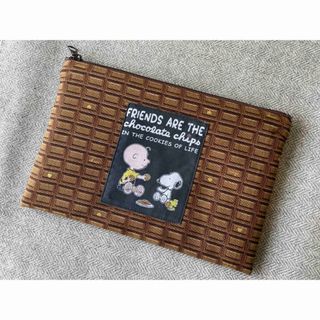 スヌーピー(SNOOPY)のハンドメイド　ぺたんこふんわりポーチ　スヌーピー　チョコレート(ポーチ)