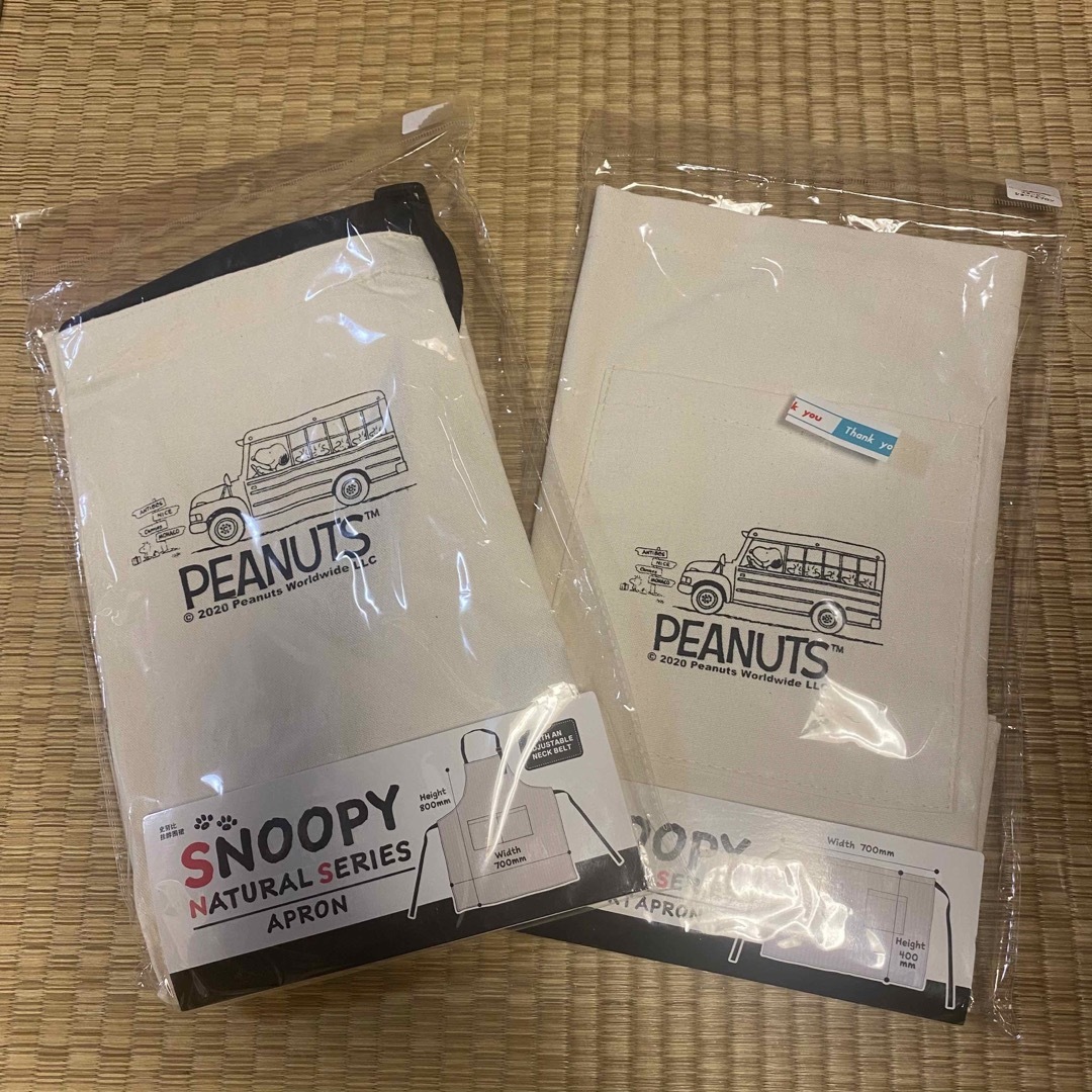 SNOOPY(スヌーピー)のスヌーピー エプロン ×2種 新品未使用 インテリア/住まい/日用品のキッチン/食器(収納/キッチン雑貨)の商品写真