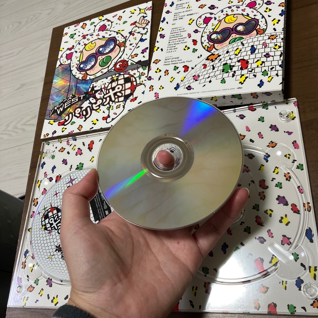 ジャニーズWEST(ジャニーズウエスト)のジャニーズwestパリピポ初回限定2枚組DVD エンタメ/ホビーのDVD/ブルーレイ(ミュージック)の商品写真