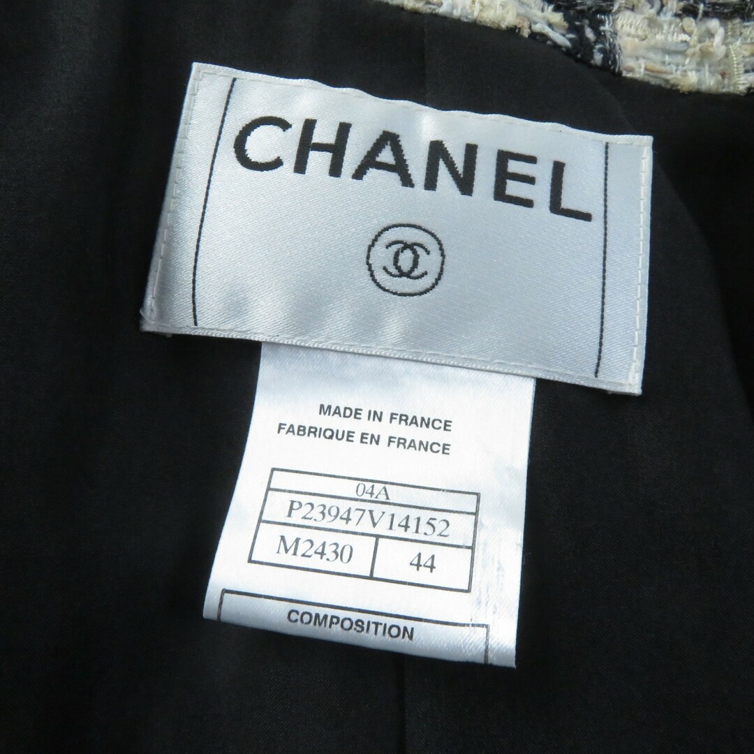 CHANEL(シャネル)の極美品★CHANEL シャネル 04A P23947 裏地シルク100％ ココマーク付 リボンデザイン ツイードジャケット マルチカラー 44 フランス製 正規品 レディース レディースのジャケット/アウター(その他)の商品写真