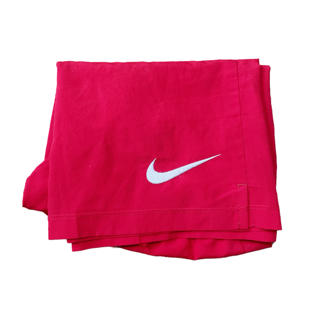 NIKE(ナイキ)のNIKE ナイキ　ランニングパンツ　ハーフパンツ　ショートパンツ　赤　レッド　L メンズのパンツ(ショートパンツ)の商品写真