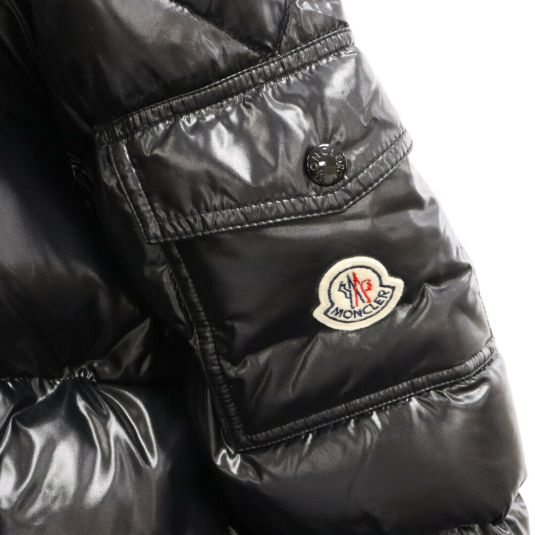 MONCLER(モンクレール)のMONCLER モンクレール MAYA GIUBBOTTO マヤ シャイニーナイロン ダウンジャケット ブラック E20914036605 メンズのジャケット/アウター(ダウンジャケット)の商品写真