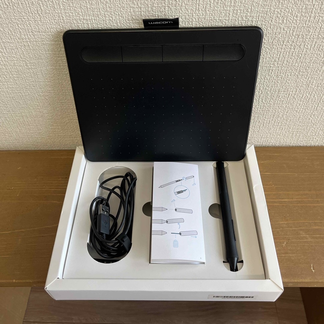 Wacom(ワコム)のWacom(ワコム) ペンタブレットIntuos Smallベーシック スマホ/家電/カメラのPC/タブレット(PC周辺機器)の商品写真