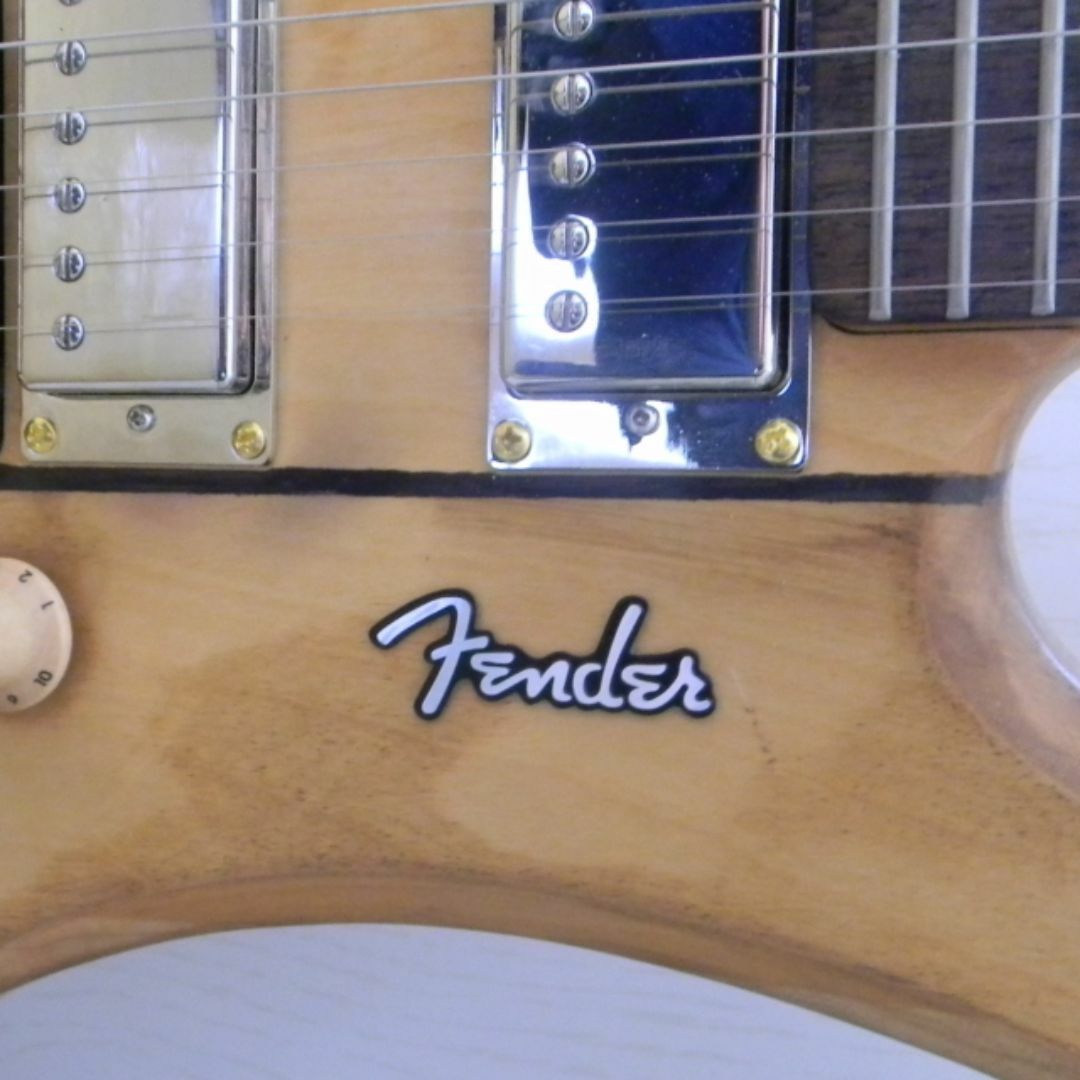 Fender(フェンダー)のFender フェンダー アルミ エンブレム プレート シルバー/ブラック g 楽器のギター(エレキギター)の商品写真