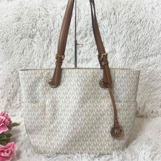 マイケルコース(Michael Kors)のマイケルコース　定価7万円　トートバッグ　モノグラム　白(トートバッグ)