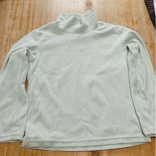 ユニクロ(UNIQLO)のユニクロ　タートルネック　130(Tシャツ/カットソー)