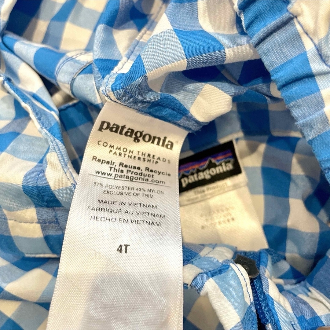 patagonia(パタゴニア)の御予約済　Patagoniaパタゴニアギンガムチェックフードアウター4T/100 キッズ/ベビー/マタニティのキッズ服男の子用(90cm~)(ジャケット/上着)の商品写真