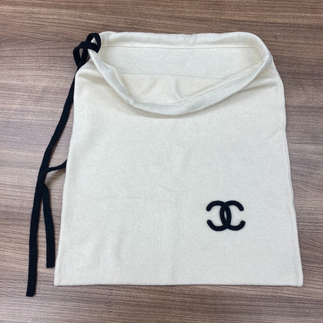 CHANEL(シャネル)の[USED/中古]CHANEL シャネル その他小物 巾着 ココマーク ベージュ ニット素材 ベージュ 中古 tdc-000526-4c レディースのファッション小物(その他)の商品写真