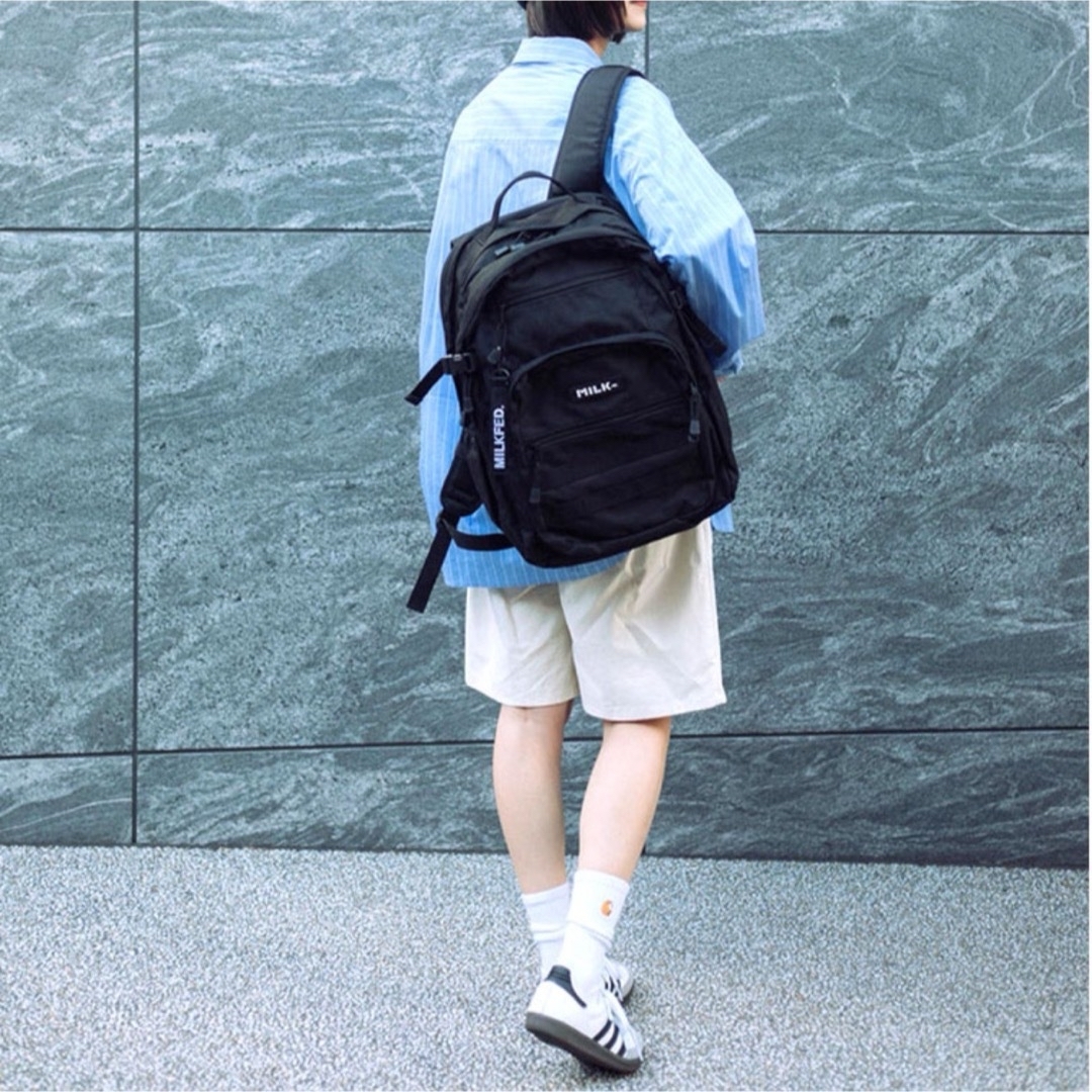 MILKFED.(ミルクフェド)のMILKFED. DOUBLE POCKET MOLLE BACKPACK 10 レディースのバッグ(リュック/バックパック)の商品写真