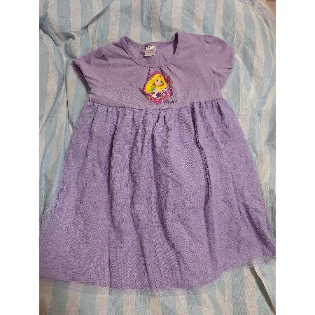 Disney(ディズニー)の激安　ラプンツェル　ワンピース　１１０ キッズ/ベビー/マタニティのキッズ服女の子用(90cm~)(ワンピース)の商品写真