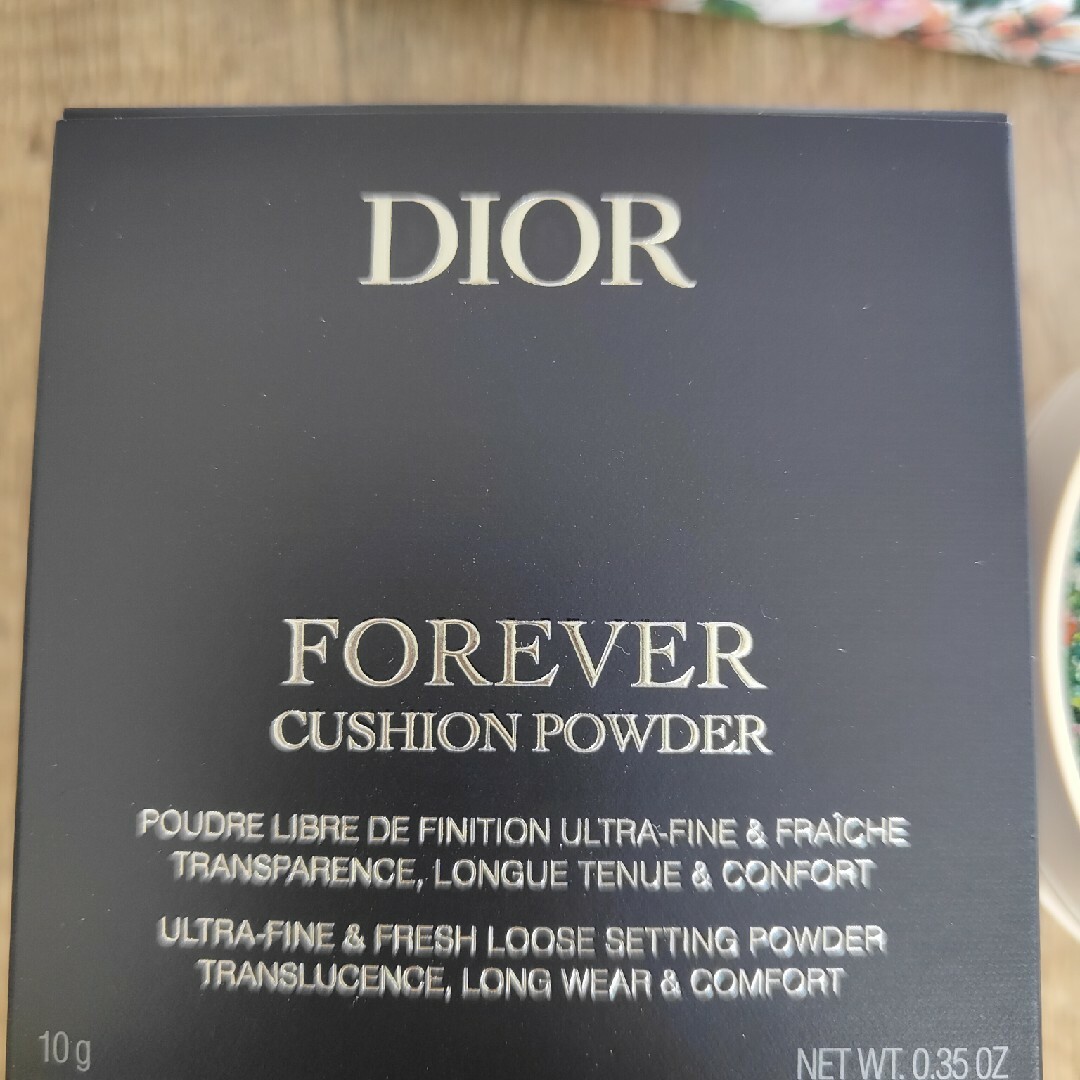 Christian Dior(クリスチャンディオール)のディオールDIOR　クッションファンパウダー　050 ラベンダー コスメ/美容のベースメイク/化粧品(フェイスパウダー)の商品写真