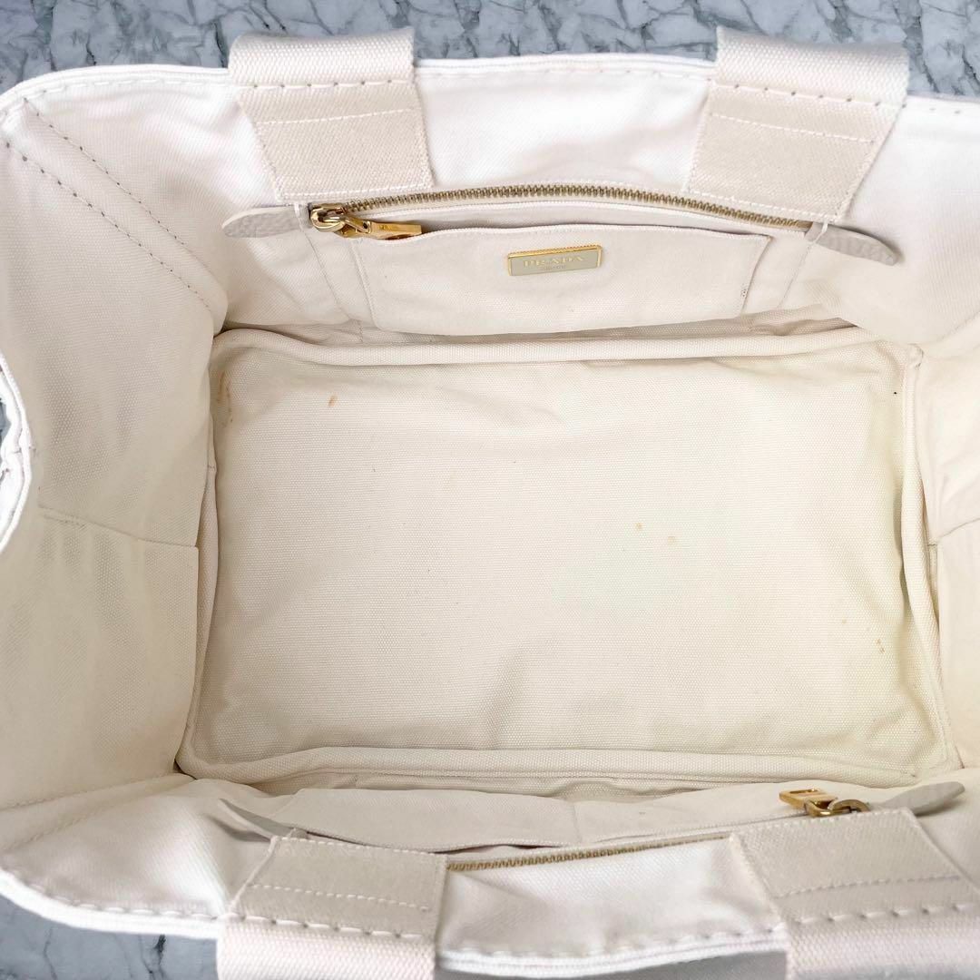 ✨良品✨PRADA プラダ カナパ M キャンバス 三角ロゴ ✨良品✨PRADA プラダ カナパ M キャンバス 三角ロゴ