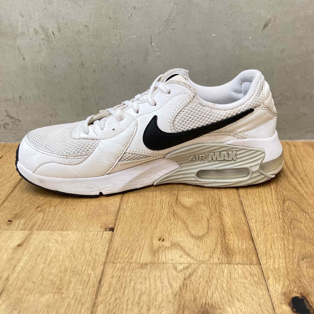 NIKE(ナイキ)のNIKE ナイキ　エアマックスエクシー　ホワイトブラック　26.5cm メンズの靴/シューズ(スニーカー)の商品写真