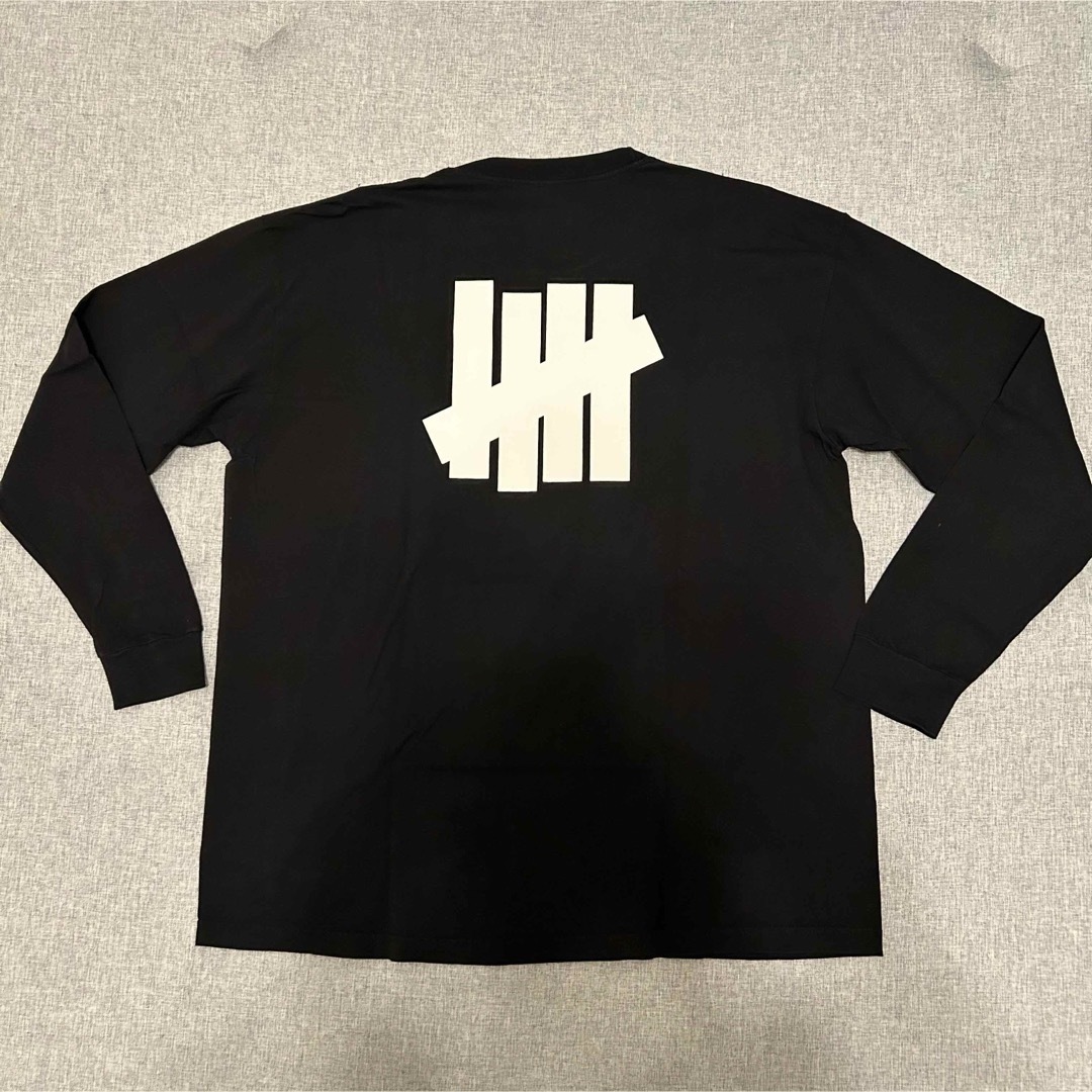 UNDEFEATED(アンディフィーテッド)のUNDEFEATED アンディフィーテッド　ロングtシャツ　XLサイズ メンズのトップス(Tシャツ/カットソー(七分/長袖))の商品写真