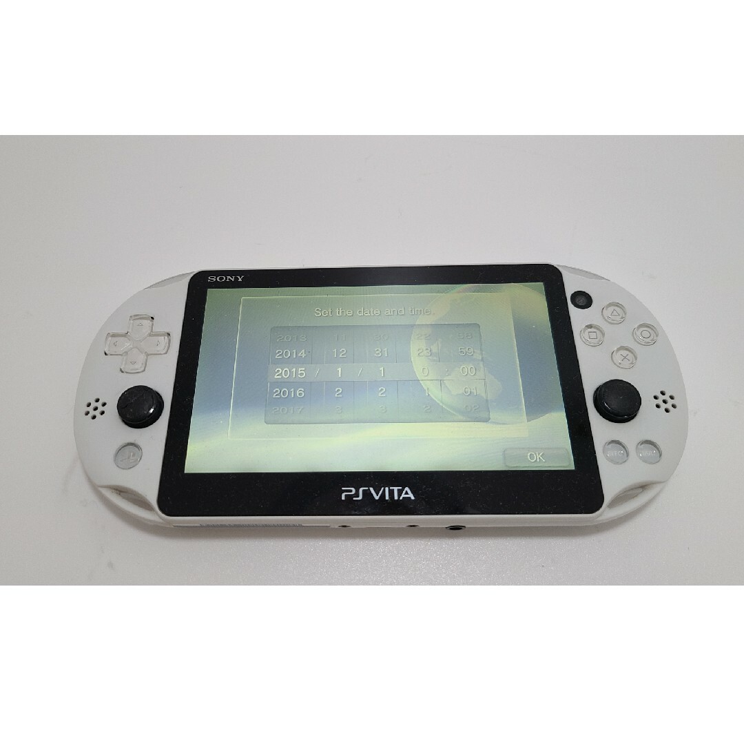 PlayStation Vita(プレイステーションヴィータ)のPlaystation Vita PCH2000 ホワイト エンタメ/ホビーのゲームソフト/ゲーム機本体(携帯用ゲーム機本体)の商品写真