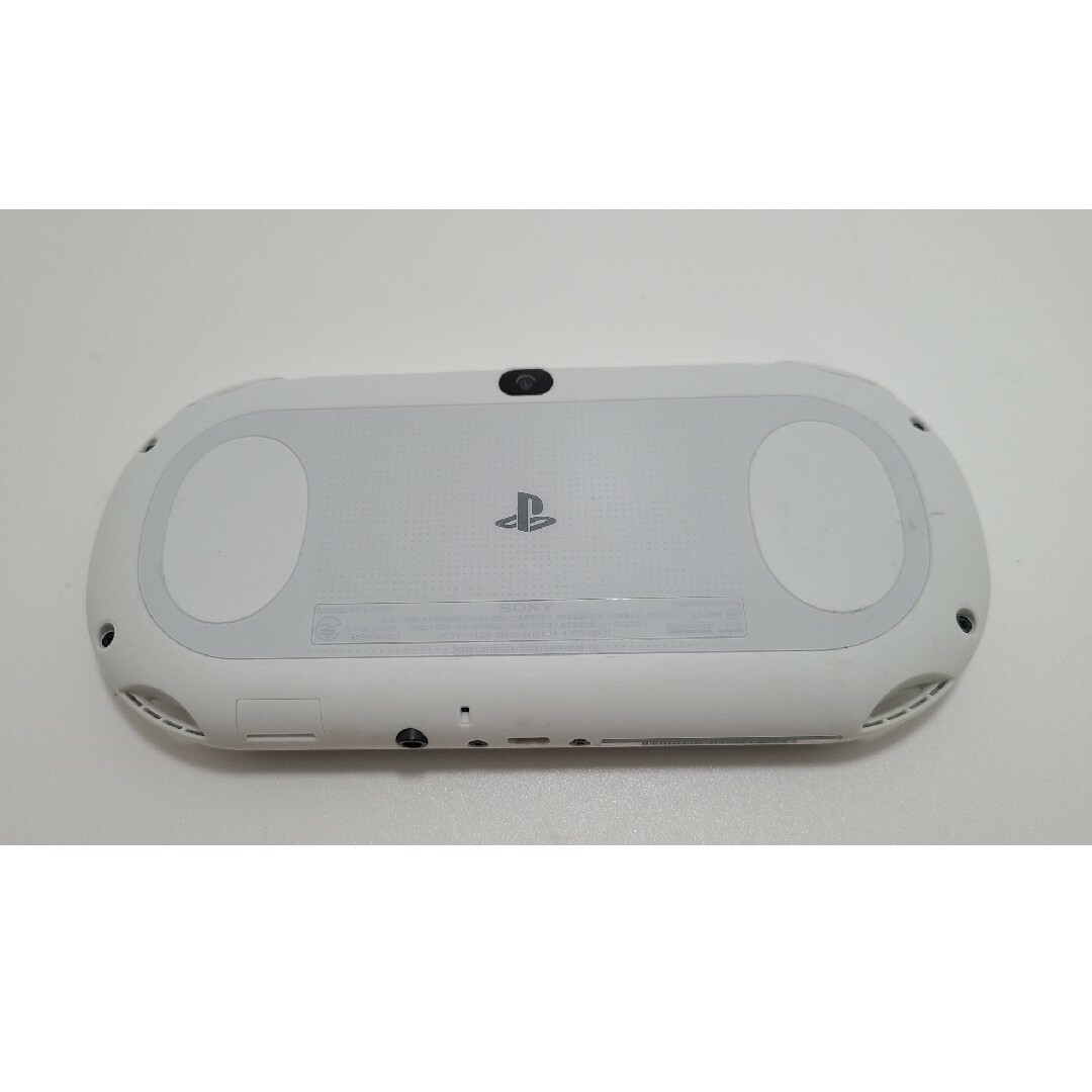 PlayStation Vita(プレイステーションヴィータ)のPlaystation Vita PCH2000 ホワイト エンタメ/ホビーのゲームソフト/ゲーム機本体(携帯用ゲーム機本体)の商品写真