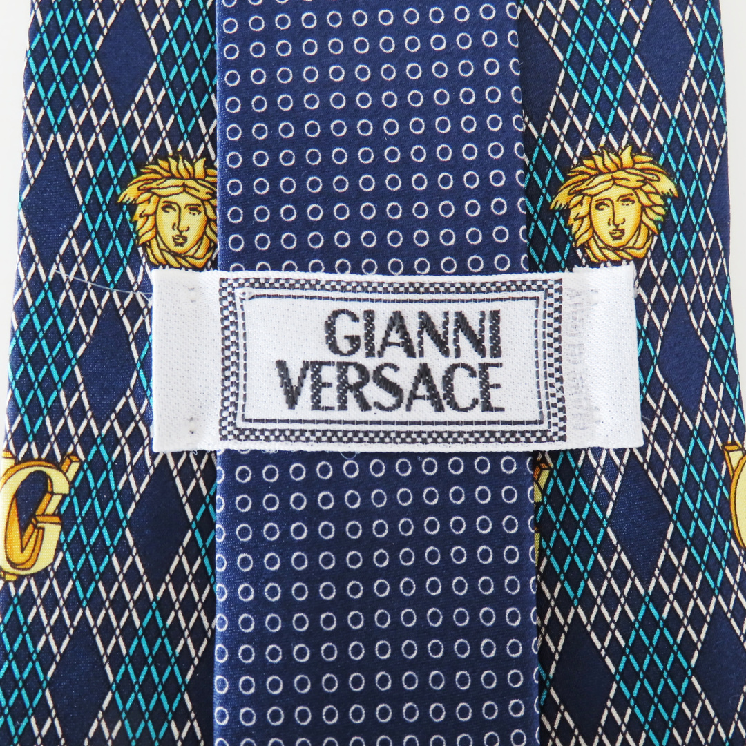 Gianni Versace(ジャンニヴェルサーチ)のS04 GIANNI VERSACE ジャンニヴェルサーチ メデューサロゴ シルク ネクタイ ネイビー/ゴールド メンズのファッション小物(ネクタイ)の商品写真