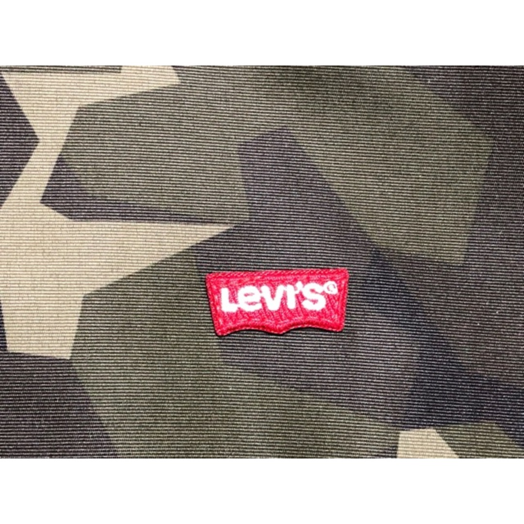 Levi's(リーバイス)のLevi’ｓ（リーバイス）23594-0022　カモフラ柄　ミニパッチ　袖プリント　ジップアップ　ブルゾン【E2894-007】 メンズのジャケット/アウター(ブルゾン)の商品写真