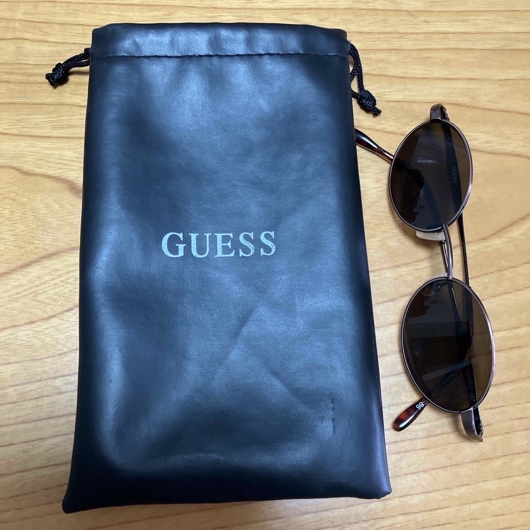 GUESSゲスサングラスブラウン レディースのファッション小物(サングラス/メガネ)の商品写真
