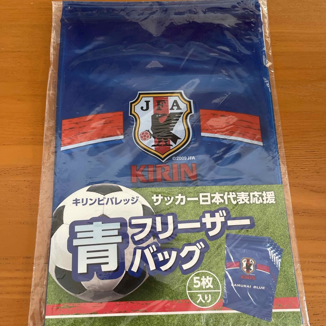 SNOOPY(スヌーピー)のスヌーピー JFA サッカー ジッパーバッグ SAMURAI BLUE 7枚 インテリア/住まい/日用品のキッチン/食器(弁当用品)の商品写真