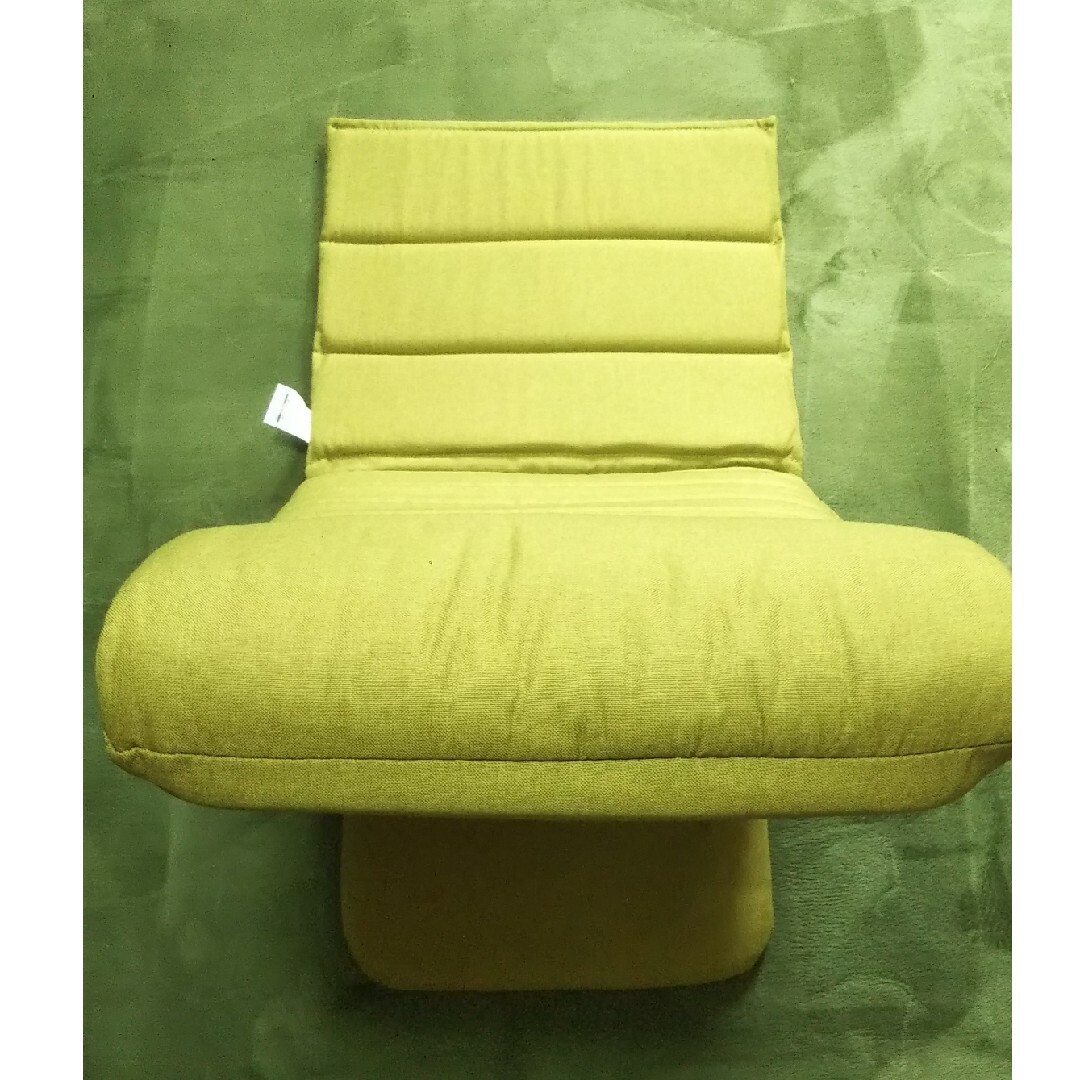 ドウシシャ(ドウシシャ)の美品　ドウシシャ いつでもどこでも背もたれ　座椅子　グリーン インテリア/住まい/日用品の椅子/チェア(座椅子)の商品写真