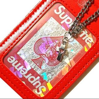 シュプリーム(Supreme)の⭐希少　♥♣Supremeトランプ♠♦１枚と シルバークロスチャーム付パスケース(パスケース/IDカードホルダー)