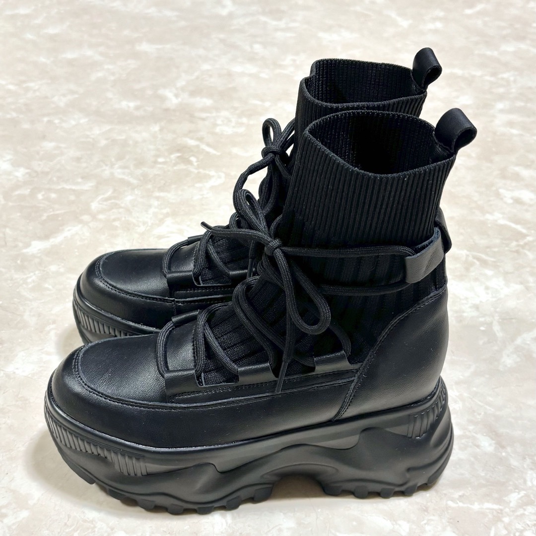 未使用品 韓国デザイン 厚底 ソックスブーツ ダッドスニーカーブーツ レディースの靴/シューズ(ブーツ)の商品写真