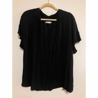 シーイン(SHEIN)の黒ブラウス　SHEIN(シャツ/ブラウス(半袖/袖なし))