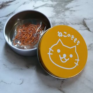 ベネッセ(Benesse)の平成レトロ ねこのきもち 付録 缶ケース かわいい猫型クリップ 文房具セット(小物入れ)