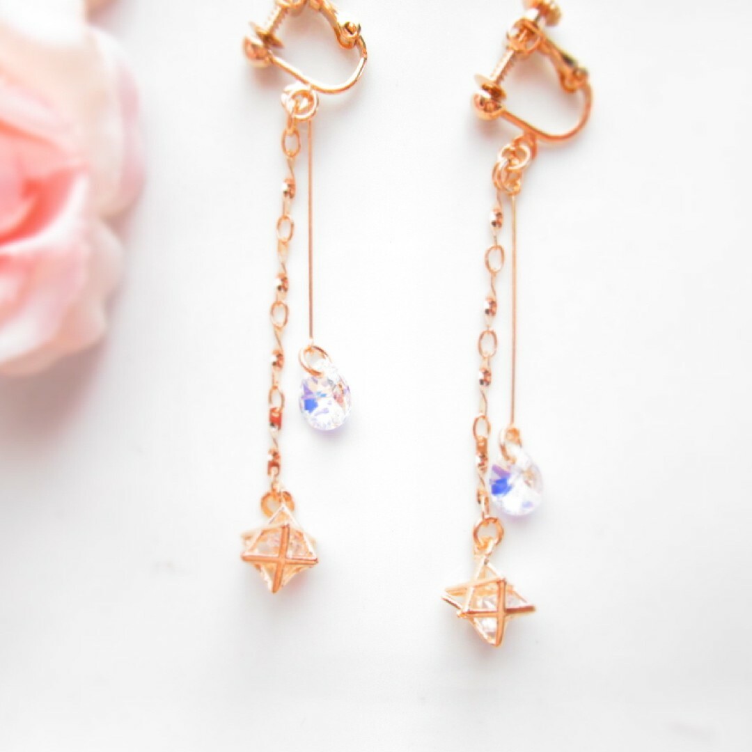 SWAROVSKI(スワロフスキー)の【イヤリング】星の雫　スワロフスキー　揺れる　六芒星　ハンドメイドイヤリング ハンドメイドのアクセサリー(イヤリング)の商品写真