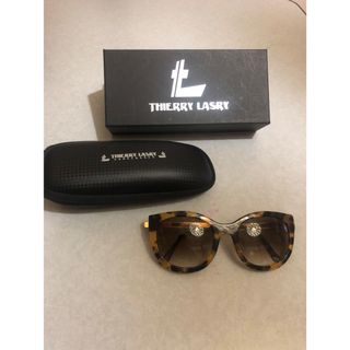 ドゥーズィエムクラス(DEUXIEME CLASSE)のThierry Lasry サングラス LIVELY キャットアイフレーム (サングラス/メガネ)