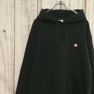 チャンピオン(Champion)の【チャンピオン ロゴ刺繍パーカー】袖Cロゴ ビッグサイズ XL 黒 古着(パーカー)