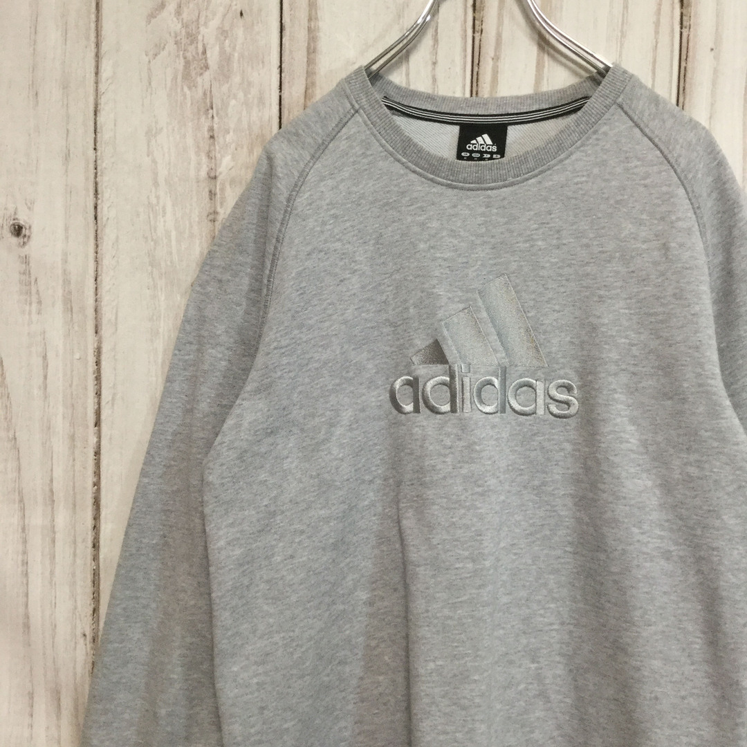 adidas(アディダス)の【アディダス ビッグロゴ刺繍 長袖スウェット】ラグラン袖 XL グレー 古着 メンズのトップス(スウェット)の商品写真