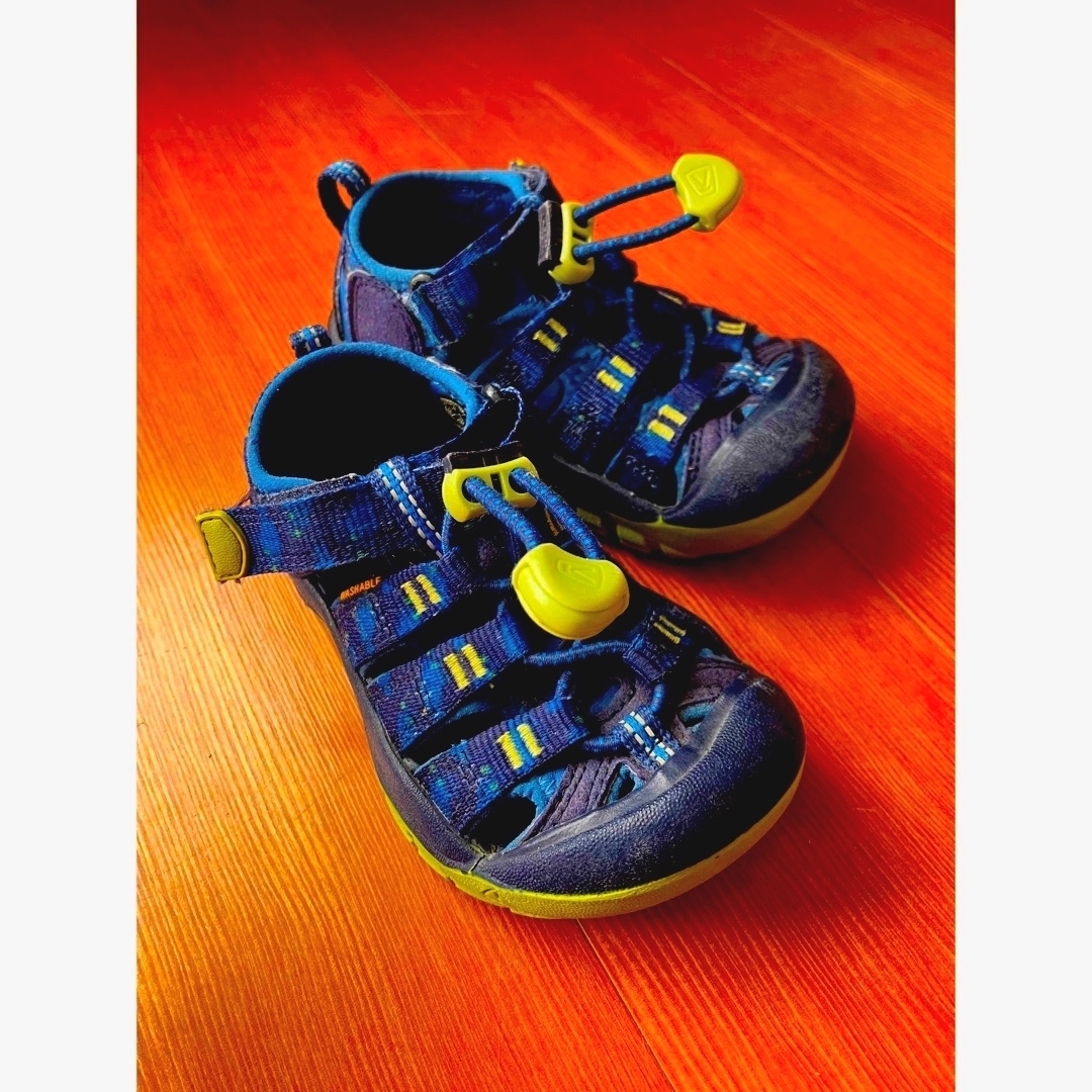 KEEN(キーン)のKEEN キッズサンダル キッズ/ベビー/マタニティのキッズ靴/シューズ(15cm~)(サンダル)の商品写真