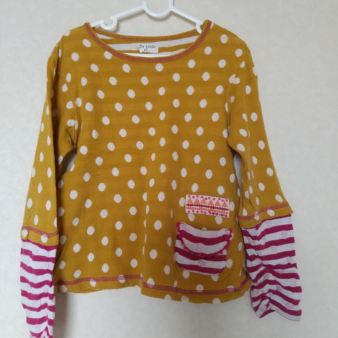 トップス　カットソー　長袖　130 キッズ/ベビー/マタニティのキッズ服女の子用(90cm~)(Tシャツ/カットソー)の商品写真