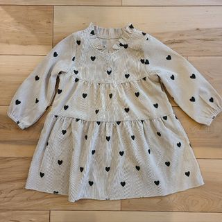 シーイン(SHEIN)のコーデュロイフリルネックハートプリントドレス 92(ワンピース)