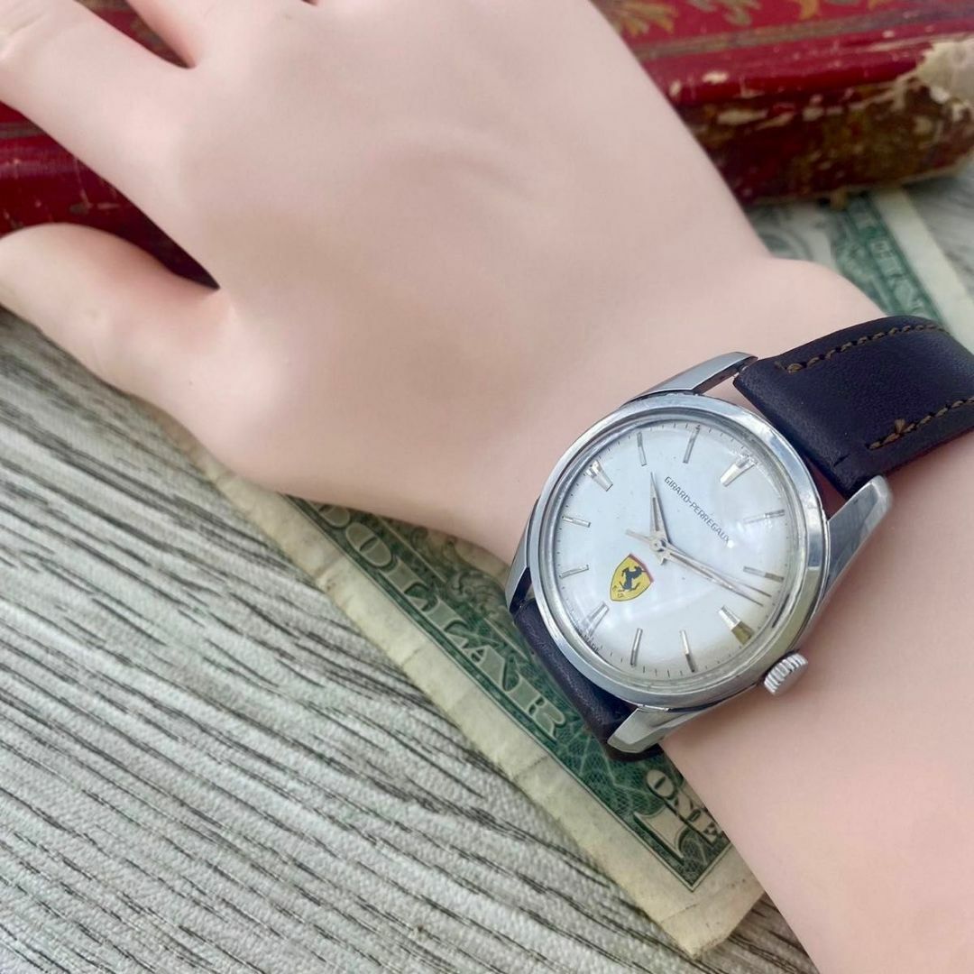 GIRARD-PERREGAUX(ジラールペルゴ)の【レトロなデザイン】ジラールペルゴ フェラーリ シルバー 手巻き ヴィンテージ メンズの時計(腕時計(アナログ))の商品写真